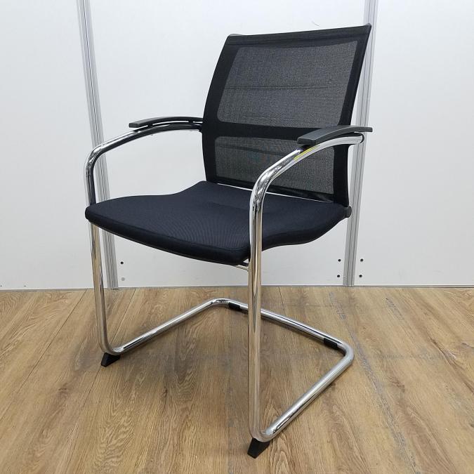 セダス製　オープンアップシリーズ　ブラック　通気性の良い背面メッシタイプのミーティングチェア！　ミーティングチェア！！
                        オープンアップ
                                    中古
            