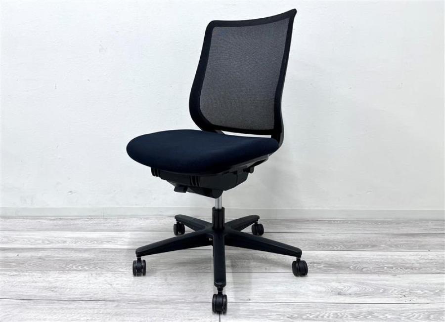【定価9万円】【大人気シンプルなブラックチェア！上質な座り心地！】■コクヨ製　ミトラシリーズ (Mitra)　肘無ローバック　■ブラック■背面メッシュ
                        ミトラシリーズ
                                    中古
            