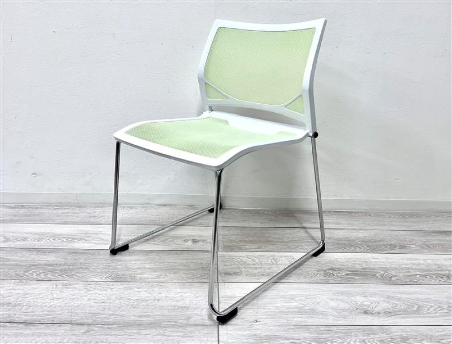 【在庫入替セール品】【定価約4万円】【重ねて省スペースに格納できます！】■オカムラ　Zart（ツァルト）シリーズ　スタッキングチェア　■キャスター無　■ピスタチオグリーン　ホワイトシェル　背座メッシュ
                        ツァルト
                                    中古
            