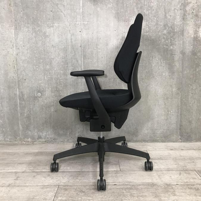ほぼ未使用 コクヨ イング ing ハイバック 可動肘 ハンガー付き 中古】イング コクヨ/KOKUYO 肘付ハイバックチェア 383277
