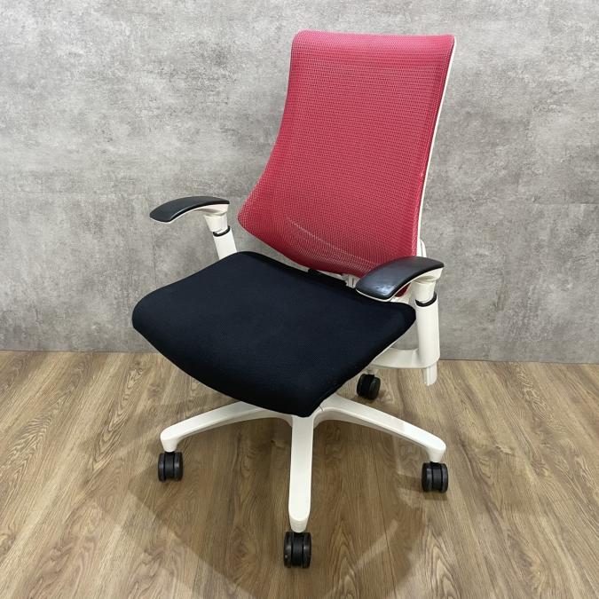 ★機能美を”デザイン”に昇華したチェア★　イトーキ　エフチェア　肘付き　ブラック×オレンジ　オフィスチェア　会議室　椅子　入れ替え　買い替え　揃い　腰痛　姿勢　福岡　博多　天神　佐賀　長崎　大分　熊本　宮崎　鹿児島　沖縄　office chair
                        エフメッシュ
                                    中古
            