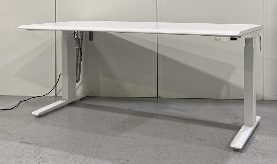 【3台限定】【現代オフィスのスタンダード！上下昇降デスク入荷！】※無くなり次第終了■オカムラ製　スイフト　昇降デスク　■ホワイト
                        その他シリーズ
                                    中古
            