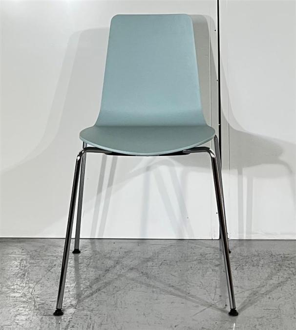 【リフレッシュスペースにおすすめ！淡く爽やかな雰囲気を醸し出すカフェチェア！重ねて省スペース！】■コクヨ (KOKUYO)　ミケット(Mycket)　スタッキングチェア　ミーティングチェア　4本脚　■座パッド無し/キャスター無し　■ホワイトターコイズ (ライトブルー色)
                        ミケット
                                    中古
            