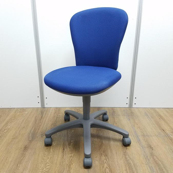 【商品入替のため、残り8脚限り】コクヨ製　レグノ2シリーズ　モデレートブルー　三次元形状のモールドウレタンが身体にフィット！ふっくらクッション！　肘無しローバックチェア！！
                        レグノチェア2
                                    中古
            