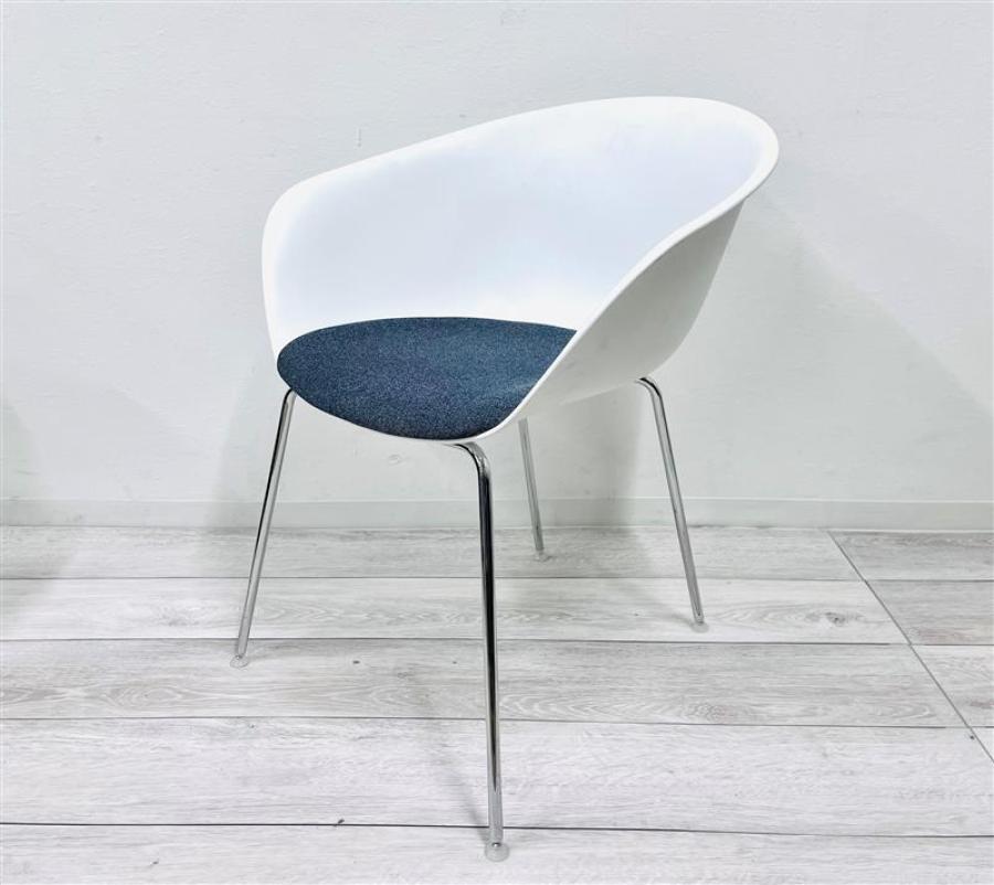 【在庫入替セール品】【定価10万円】【オカムラのDUNA02チェア入荷！！】【お洒落なデザイン】【超レアチェア！！】【人気ホワイト】■オカムラ
                        デュナ2
                                    中古
            