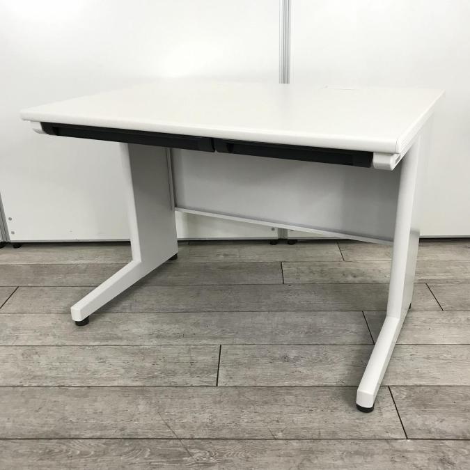 【A00992848】【コンパクトな幅1000サイズ！ホワイトがオフィスを明るくします！】■イトーキ（ITOKI）製　CZNシリーズ　平デスク　引出付き　W1000mm　■ホワイト
                        CZN デスク
                                    中古
            