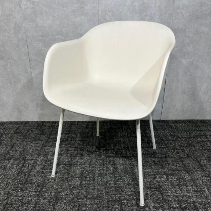 デザイン家具　ムート　中古　福岡　博多　天神　佐賀　長崎　大分　熊本　宮崎　鹿児島　沖縄
                        その他シリーズ
                                    中古
            