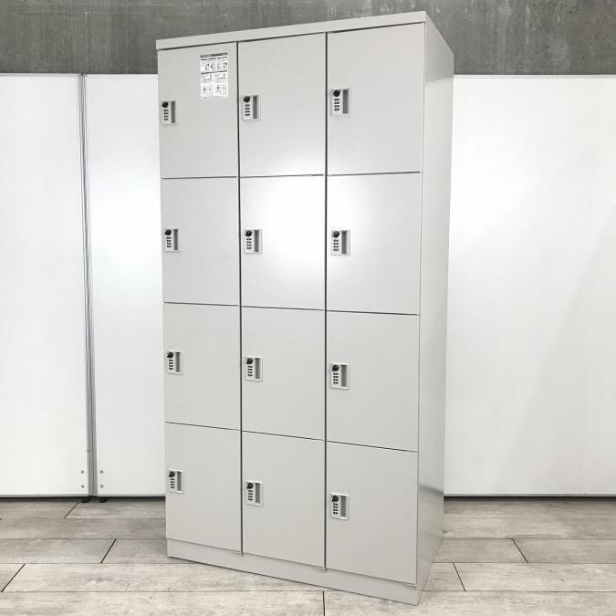 【定価20万円以上】【1台で12名分の収納可能！常に人気の高いパーソナルロッカー！】■オカムラ（okamura）製　KZ-Ⅱ　12人用ロッカー　パーソナルロッカー　■ダイヤル錠　■グレー　【移転や増員を検討されている方にオススメ！】
                        KZ-Ⅱタイプ
                                    中古
            