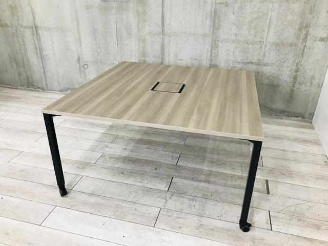 送料無料】 オカムラ ライブス Lives 87AFLG ミーティングテーブル 台形型 幅1500×奥行662×高さ720mm 固定天板 メラミン天板  ネオウッド/プライズウッドの通販 ｜ オフィス家具通販の【オフィスコム】