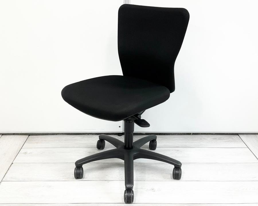 【在庫入替セール品！】ワークチェア  ブラックボディ/オススメ(おすすめ) /人気商品【弊社使用欄：A00969293】■Okamura/オカムラ ・Carrozza/カロッツァブラック
                        カロッツァチェア
                                    中古
            