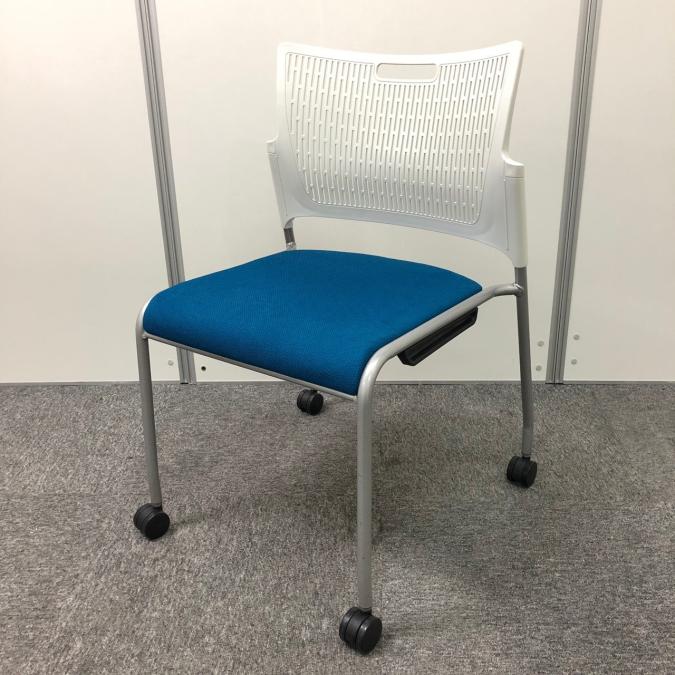 【A00990049】ブルー*ホワイトのツトーンカラー　スタッキングチェア入荷！【IB】
                        レーテ
                                    中古
            