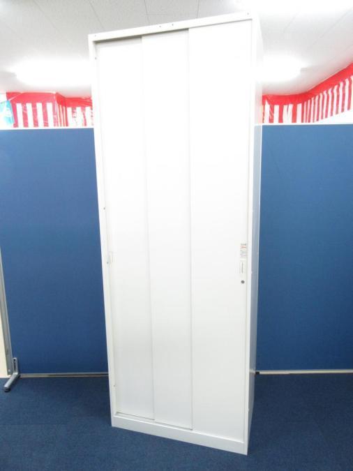 【在庫入替セール！（本商品限定価格）】【人気の引き違い！3枚扉で楽々収納♪】◆オカムラ/レクトライン/ホワイト　◆ハイキャビネット（引き違い）/シリンダー錠/W800
                        レクトライン
                                    中古
            