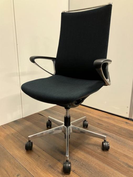 大人気／定番／品質良好　オカムラ（okamura）　モード　　ブラック×ヘリンボーン（CA87BS FWJ1）　ポリッシュ※千葉店撮影商品
                        モード
                                    中古
            