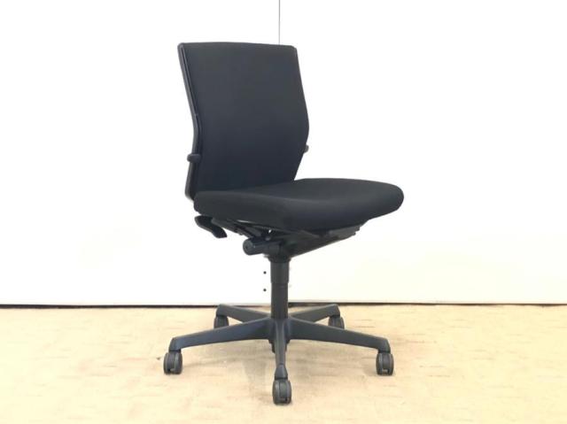中古】エスクード オカムラ/okamura 肘付ハイバックチェア 495626 - 中古オフィス家具ならオフィスバスターズ
