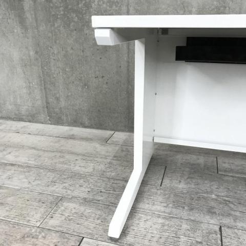 オカムラ アドバンス オフィスデスク 平机 幅1600×奥行700mm 3V2NAF（商品番号：56-3v2naf）の通販 |  オフィス家具通販サイトのLOOKIT(ルキット)