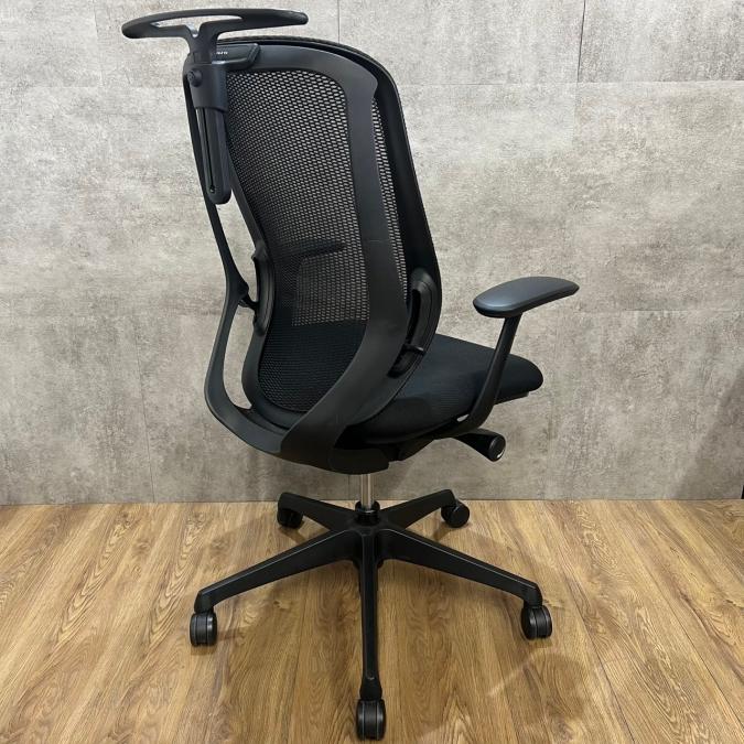 【中古】シルフィーメッシュ オカムラ/okamura 肘付ハイバックチェア 499890 - 中古オフィス家具ならオフィスバスターズ