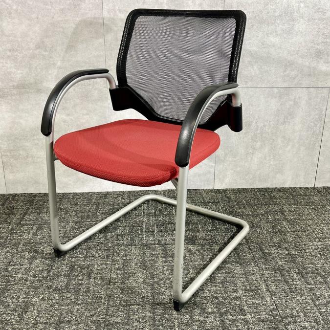 【★先行アップ商品☆】【カンチ脚タイプのミーティングチェア！】◆オカムラ/エアリ　待合　会議　博多　天神
                        エアリ
                                    中古
            