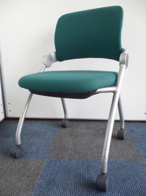 【グッドデザイン賞受賞品！厚めのクッションとしなやかな背もたれで安定感のある座り心地！】■コクヨ製　シグザチェア　肘無しミーテイングチェア　■グリーン　■キャスター付
                        ジグザチェア
                                    中古
            