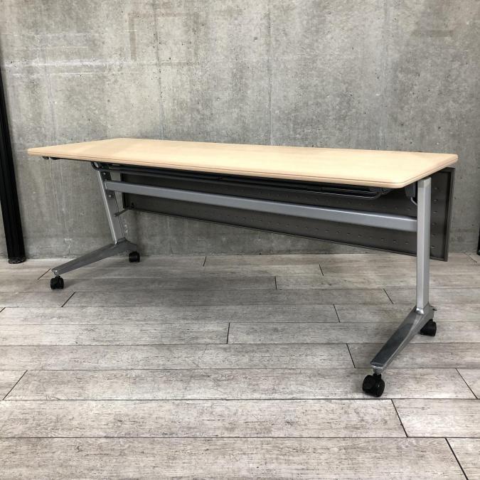 【移動・収納がらくらく！キャスター付き折り畳みテーブル！】■ウチダ（UCHIDA）　SA型　サイドスタックテーブル　W1800mm　幕板付き　■天板：メープル色 (木目ナチュラル)
                        その他シリーズ
                                    中古
            