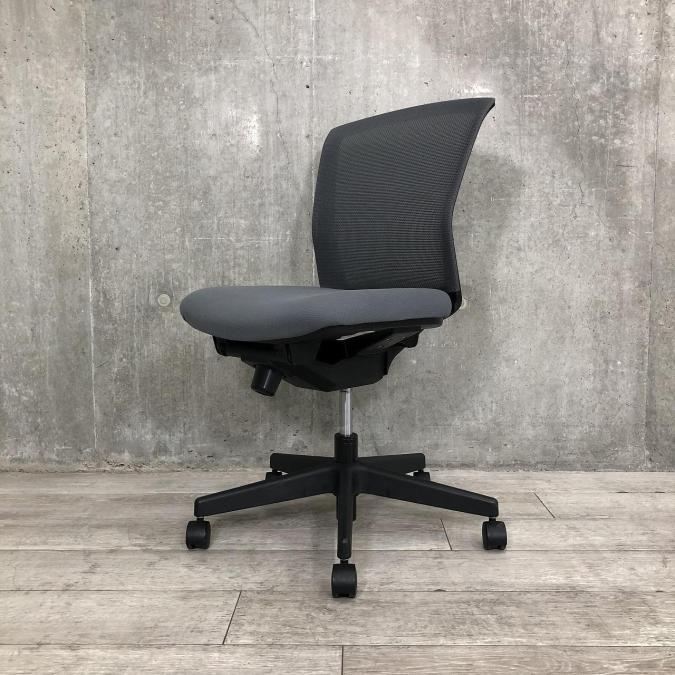 【人気のメッシュ背面×ブラックカラー！】■コクヨ製　バリシア 　肘無ローバックチェア　■グレー  ■背もたれメッシュ　【コスパ抜群！シンプルなオフィスシーティング！】
                        バリシア
                                    中古
            
