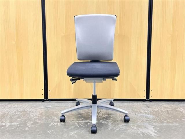 中古】インフィニア チェア イナバ/INABA 肘付ミドルバックチェア 500617 - 中古オフィス家具ならオフィスバスターズ