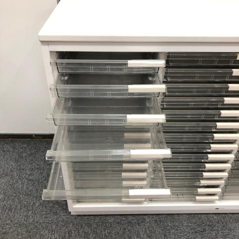 中古】シンライン イトーキ/ITOKI ローキャビネット／クリスタルトレー 500888 - 中古オフィス家具ならオフィスバスターズ