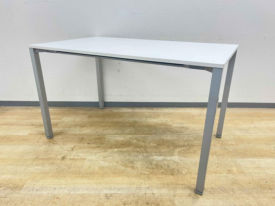 【おしゃれなワークスペースに！】スタイリッシュなデザインデスク｜オカムラ製アルツァータ｜ホワイト天板｜シルバー脚【幅1200タイプ】
                        アルツァータ
                                    中古
            