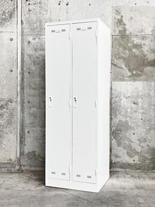 【在庫入替セール品】【2人用更衣ロッカー！増員にもオススメ！】■生興製　SLKシリーズ　2人用更衣ロッカー　■ホワイト　■シリンダー鍵　【弊社使用欄：A00973899】【KN】
                        ZLKロッカー
                                    中古
            