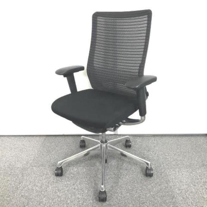 【A00994861】【どんな空間にも調和するデザインと最上級の操作性！背面メッシュで通気性抜群！】■オカムラ（okamura）製　コーラル (Choral)　肘付ハイバック　■ブラック　■メッシュ背面　■可動肘　■ランバーサポート付【IB】
                        コーラルメッシュ
                                    中古
            