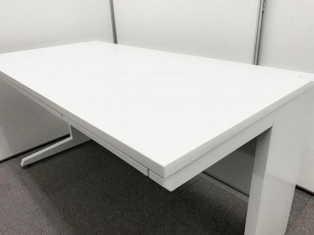オカムラ アドバンス オフィスデスク 平机 幅1600×奥行700mm 3V2NAF（商品番号：56-3v2naf）の通販 |  オフィス家具通販サイトのLOOKIT(ルキット)