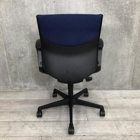 中古】エスクード オカムラ/okamura 肘無ローバックチェア 492912 - 中古オフィス家具ならオフィスバスターズ