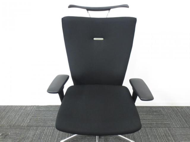 オカムラ フィーゴ OAチェア〔シームレスタイプ、ハイバック、可動肘付、背帯ブルー/座ブラック〕 | 中古オフィス家具なら埼玉の【アズマヤ】