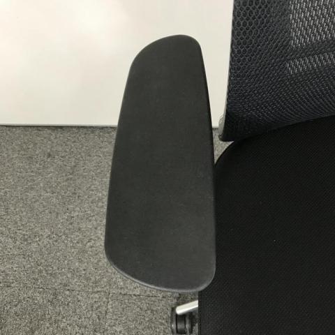 中古】ベゼル アルミポリッシュ コクヨ/KOKUYO 肘付ハイバックチェア 501609 - 中古オフィス家具ならオフィスバスターズ