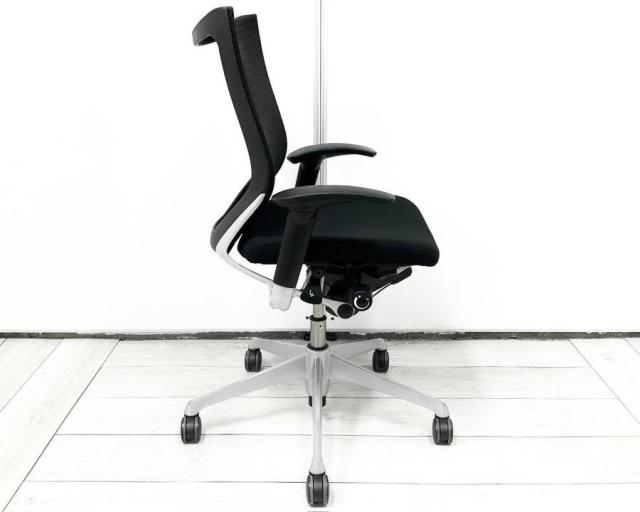 オカムラ(okamura)オフィスチェア バロンチェア(Baron) スタンダードメッシュ エクストラハイバック 可動ヘッドレスト アジャスト肘付  シルバーフレーム 座面メッシュ ランバーサポート付 ハンガー付 CP82CS-FPG/CP82CS-FPH/CP82CZ-FPG/CP82CZ-FPH/