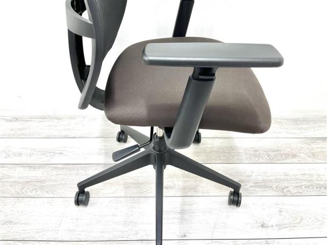 中古】 HAWORTH/ヘイワース 肘付ハイバックチェア 501780 - 中古オフィス家具ならオフィスバスターズ