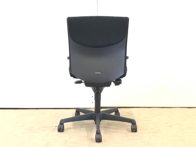 中古】エスクード オカムラ/okamura 肘無ローバックチェア 501790 - 中古オフィス家具ならオフィスバスターズ