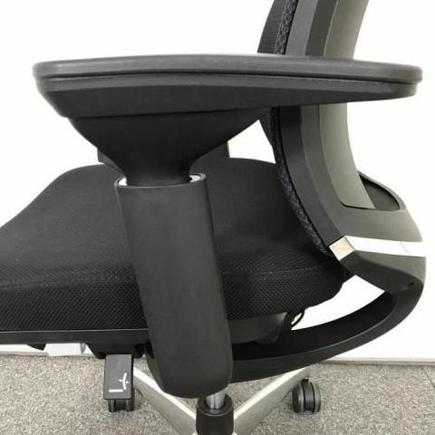 中古】ベゼル アルミポリッシュ コクヨ/KOKUYO 肘付ハイバックチェア 501809 - 中古オフィス家具ならオフィスバスターズ