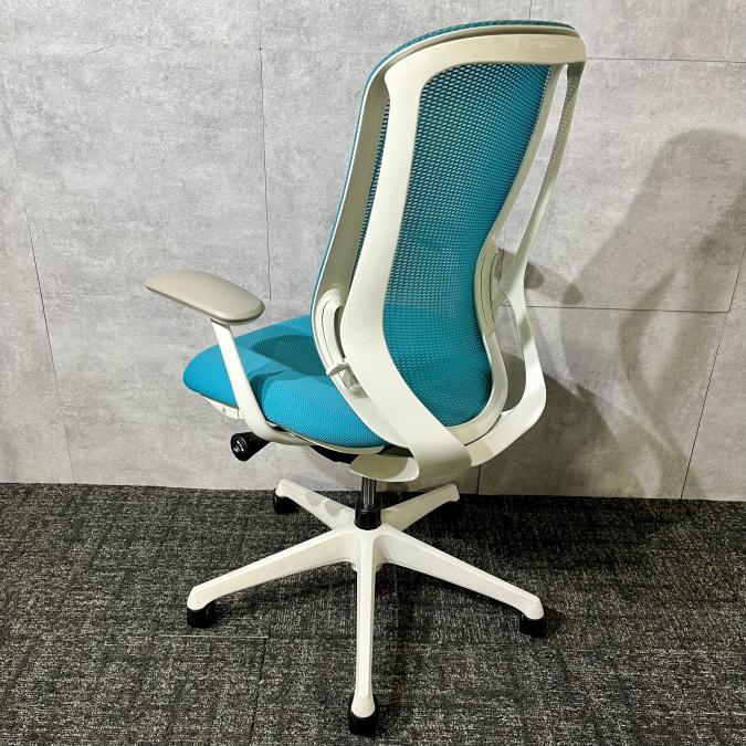 bm　オカムラ　シルフィーチェア　前傾機能　ハイバック　メッシュタイプ　中古 中古】シルフィーメッシュ オカムラ/okamura 肘付ハイバック