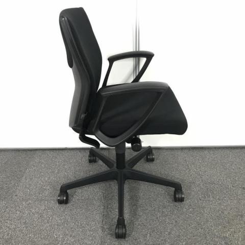 中古】エスクード オカムラ/okamura 肘付ローバックチェア 499599 - 中古オフィス家具ならオフィスバスターズ