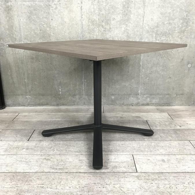 【平行スタック可能なカフェ調テーブル！】■ITOKI/イトーキ　knot Work/ノットワーク　四角型サイドスタックテーブルテーブル　W900mm　■木目ダーク天板　■キャスター付【入替セールにつき20%OFF！】
                        ノットワーク
                                    中古
            