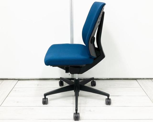 中古】ウィザード2 コクヨ/KOKUYO 肘付ローバックチェア 500740 - 中古オフィス家具ならオフィスバスターズ