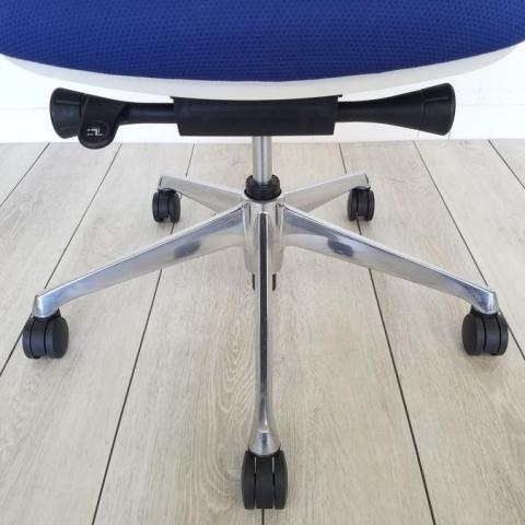 中古】シルフィーメッシュ オカムラ/okamura 肘無ハイバックチェア 502301 - 中古オフィス家具ならオフィスバスターズ