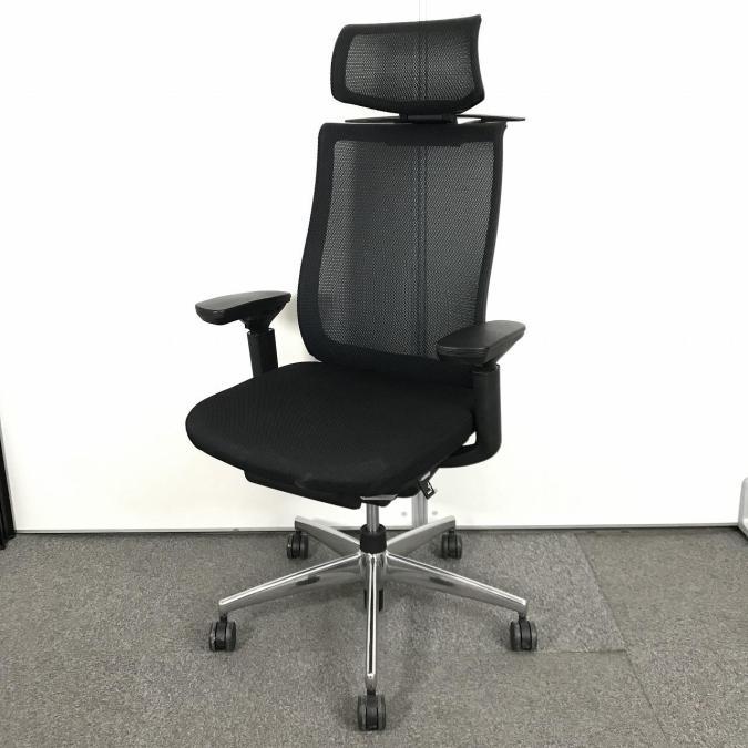 【スタイリッシュなコクヨ製の人気チェア！ワンランク上の座り心地！】■コクヨ製　ベゼル チェア (Bezel)　肘付ハイバック　背面メッシュ　■可動肘　■ヘッドレスト/ハンガー付き　■ブラック
                        ベゼル アルミポリッシュ
                                    中古
            