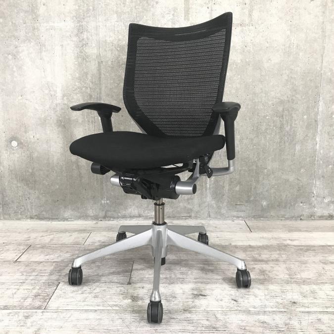 先行予約品【長時間の着座でも疲れにくいサポート感！】■オカムラ製　バロンチェア　肘付ローバック　■ブラック　■可動肘　■メッシュ背面　【ベストなポジションが得られる先進設計！】
                        バロンチェア
                                    中古
            