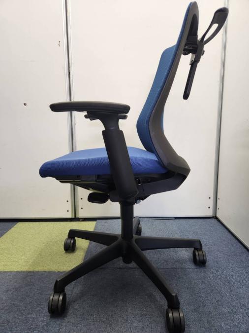 中古】オカムラ フルーエントチェア 可動肘 ローバック ホワイト 中古】オカムラ フルーエントチェア 可動肘 ローバック ホワイト