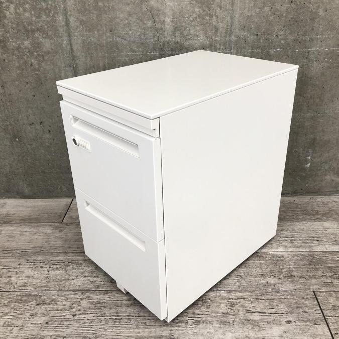 【平机・フリーアドレスデスクのお供に！】■ウチダ（UCHIDA）製　STワゴンシリーズ　3段フリアド用ワゴン　H650㎜　■ホワイト　■ダイヤル錠【ダイヤル錠で鍵を持ち歩く手間なし！】
                        STワゴンシリーズ
                                    中古
            