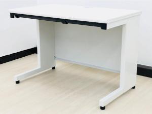 【奥行スリムなワークデスク！】■プラス製　平デスク　W1000×D600×H700mm　ホワイト　■コンパクトで人気な省スペースタイプ！
