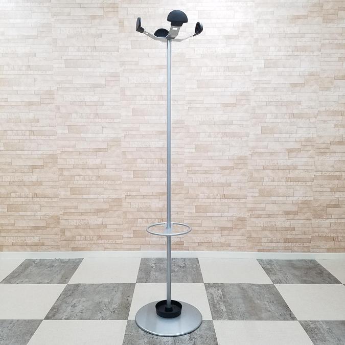 【2台限定】【役員室でもなじみます！おしゃれなポールタイプのコートハンガー！ご自宅にもマッチします！】【ポールタイプ】■イトーキ製　ポールハンガー　■シルバー　オフィスバスターズ　梅田本店
                        その他シリーズ
                                    中古
            