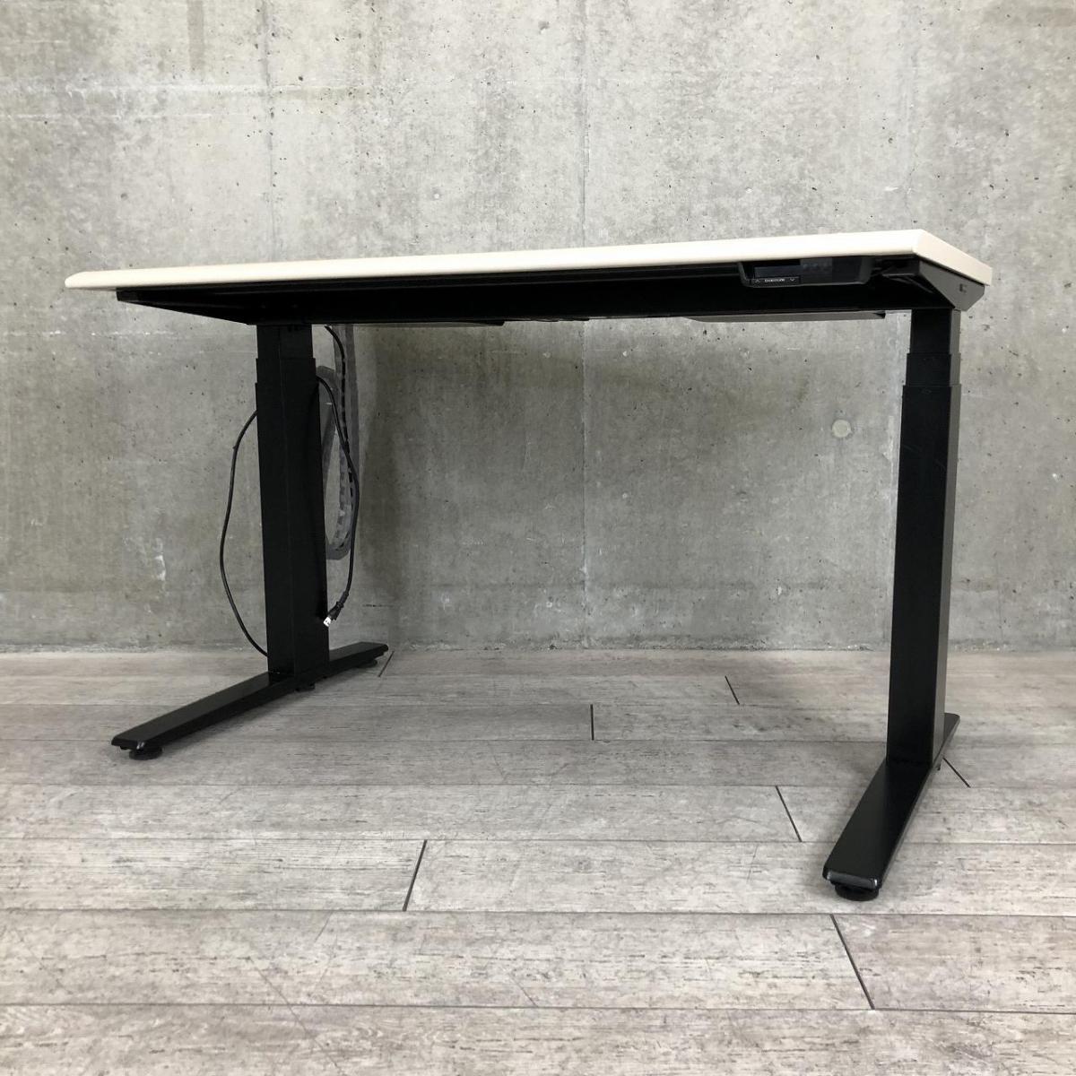 【電動で高さ調整可能・立ち姿勢を取り入れた新しいワークスタイルへ！】■オカムラ（okamura）　スイフト（Swift）　電動昇降デスク　昇降テーブル　平机　■幅：1150㎜×高さ：660～1250㎜　■配線口　■木目ナチュラル天板　ブラック脚
                        Swift
                                    中古
            