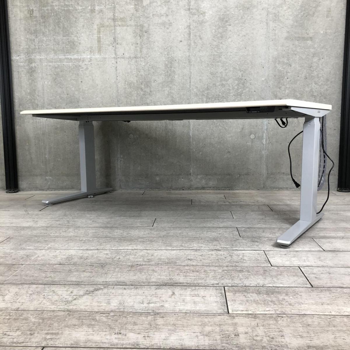 【電動で高さ調整可能・立ち姿勢を取り入れた新しいワークスタイルへ！】■オカムラ（okamura）　スイフト（Swift）　電動昇降デスク　昇降テーブル　平机　■幅：1750㎜×高さ：660～1260㎜　■配線口　コンセント　■木目ナチュラル天板　グレー脚
                        Swift
                                    中古
            